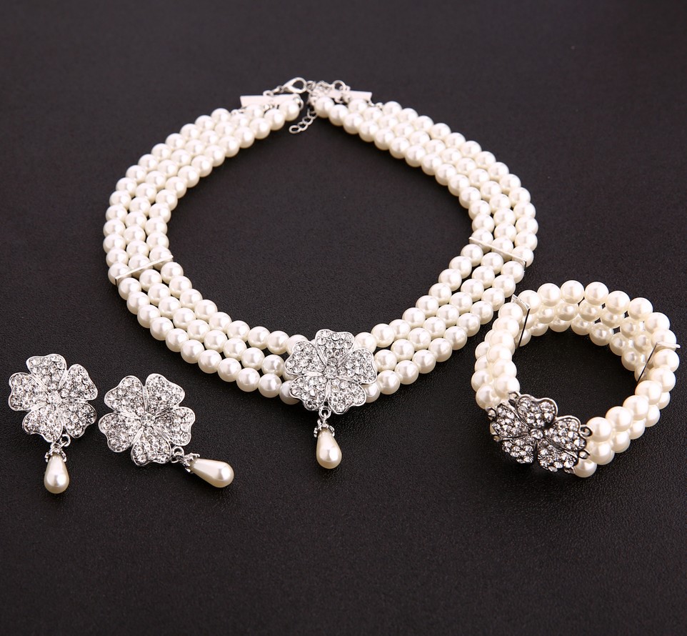 Audrey Hepburn tiffanys'ta kah - Women'S Accessories In The 1950S incelemesi ve fiyatı